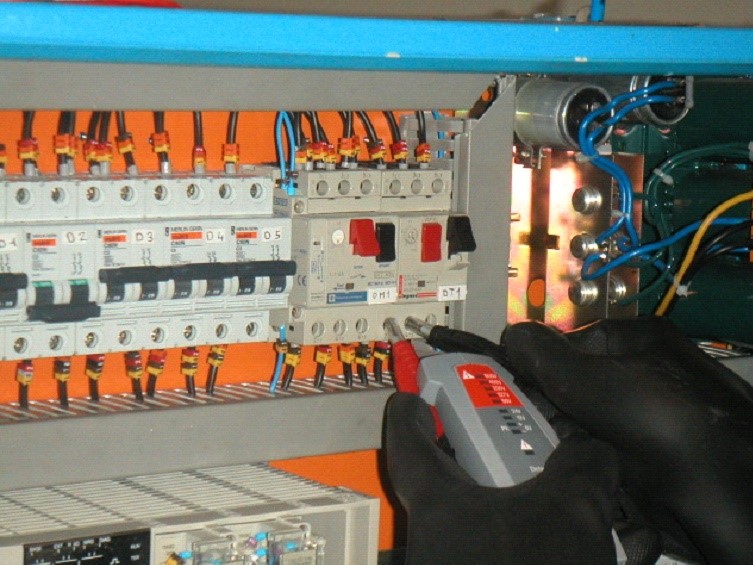 vérification de l'absence de tension | Habilitation électrique